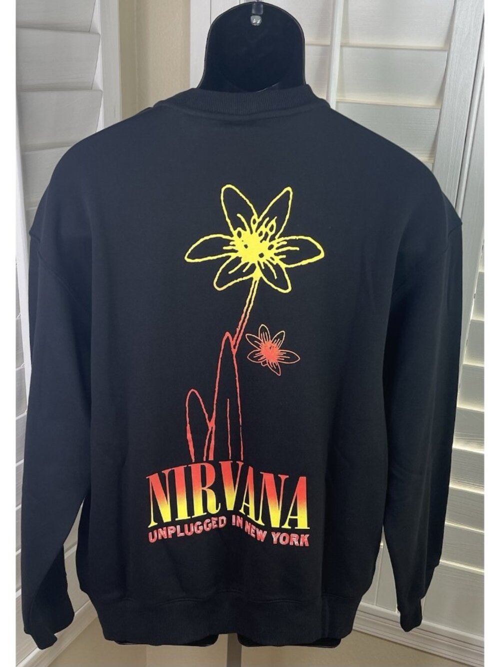 H&M Nirvana ‘Unplugged In New York’ Graphic Black Crewneck Sweater, Men’s M, NWT